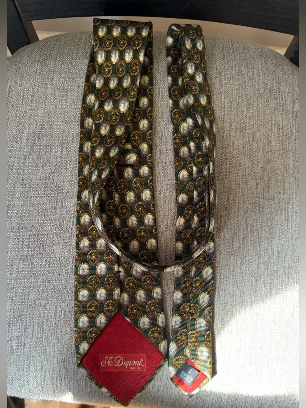 Vintage S.T. DuPont Paris 100% Silk Olive Green Cameo Men’s Tie